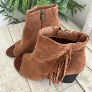 Kenneth Cole Reaction Women's Frida World Camel Fringed Ankle Booties Size 8.5M